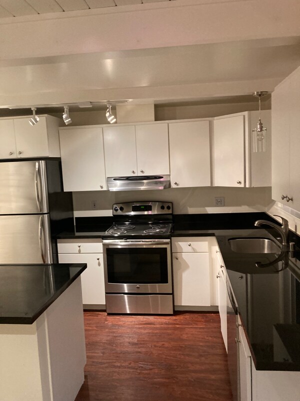 Building Photo - 231 Corte Madera Ave