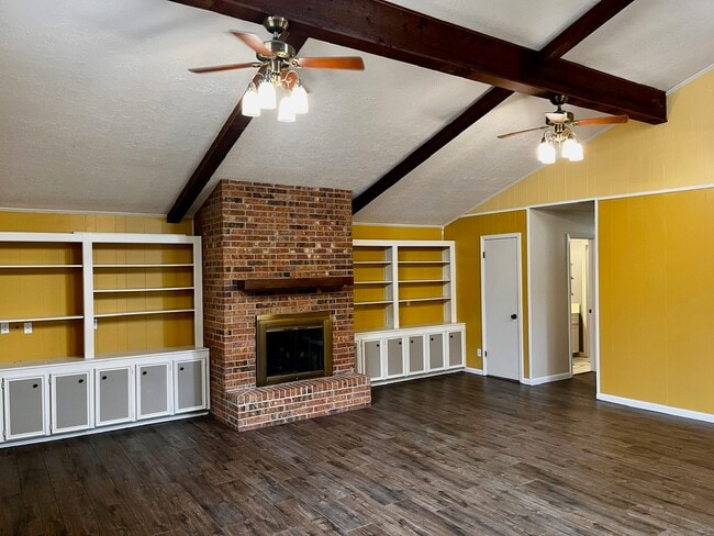 Building Photo - 2600 Arbor Dr