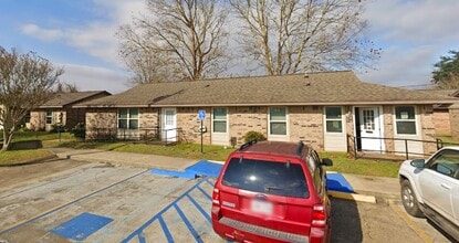 Building Photo - 120 Seniors II St