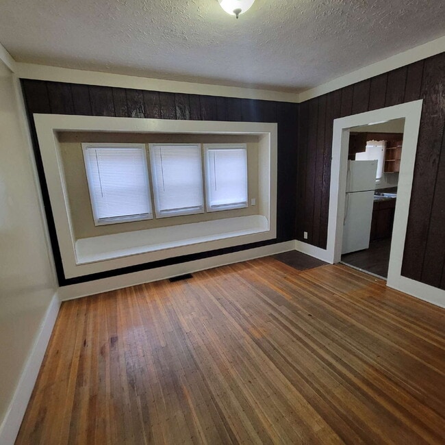 Building Photo - Near Eastside 3BR House ready to RENT!