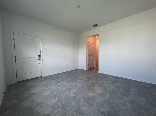 Foto del edificio - 784 Daring Dr