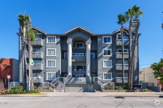 Building Photo - 10925 Blix St