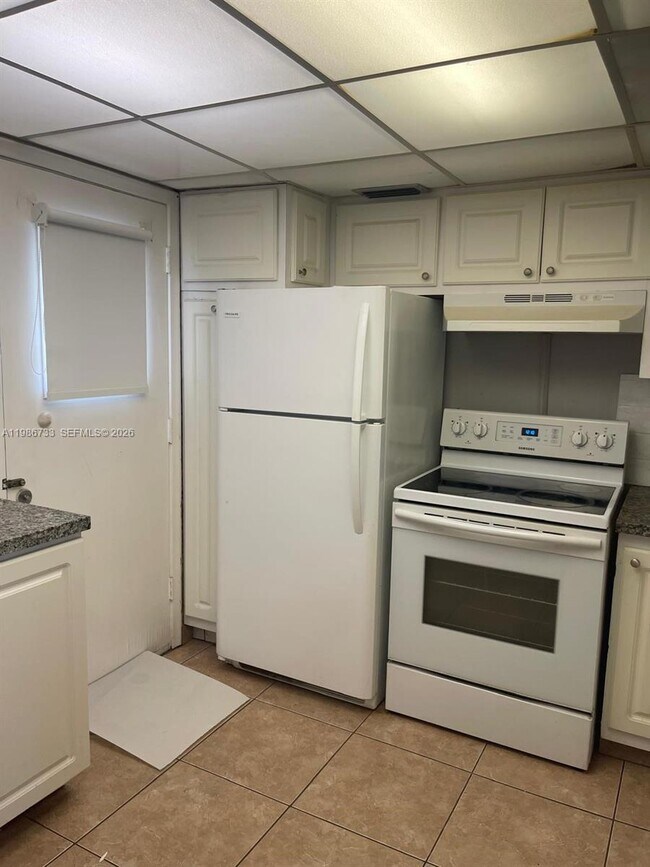 Foto del edificio - 20111 NE 27th Ct