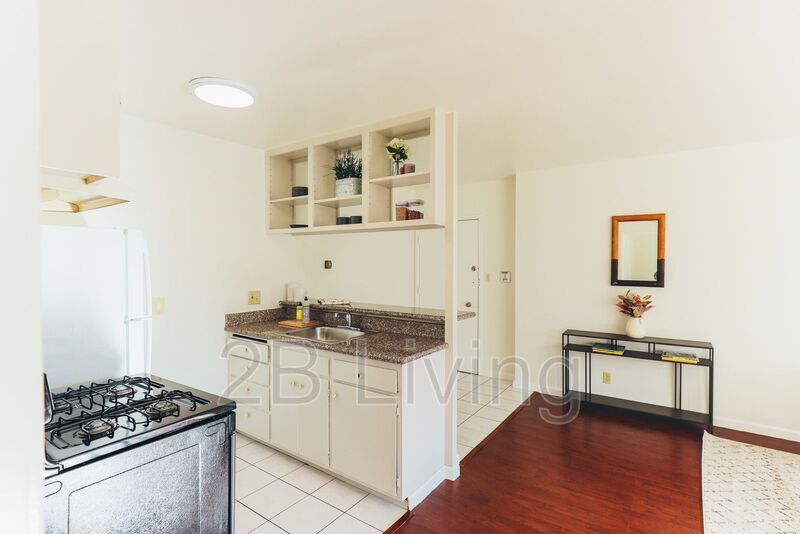 Primary Photo - 800 E 20th St
