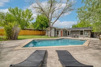Building Photo - 1413 Berkshire Dr