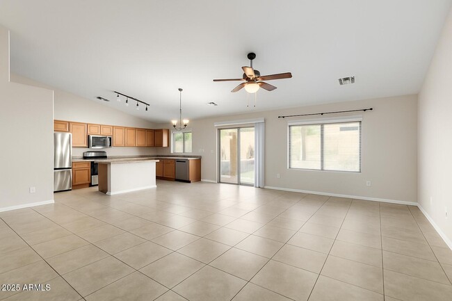 Foto del edificio - 22982 W Pima St