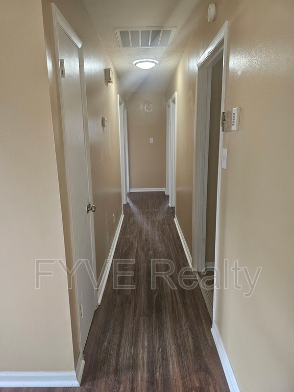 Building Photo - 4907 Oakbrook Ct