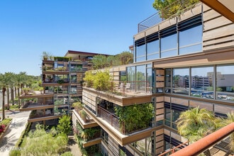 Building Photo - 7157 E Rancho Vista Dr