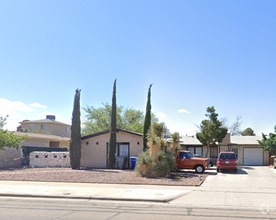 Building Photo - 6627 Escondido Dr