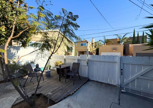 Foto del edificio - Cozy 2BR with Serene Courtyard Escape