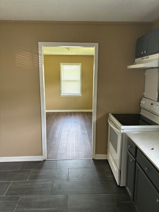 Building Photo - Peaceful Country Living in Sylacauga – Huge Yard & Beautiful Updates!
