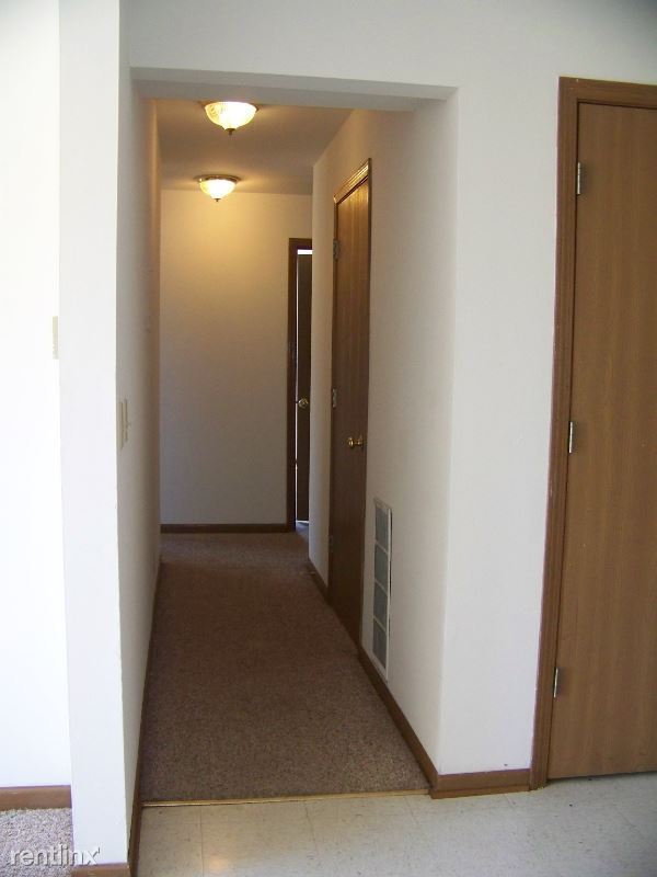Building Photo - 4 br, 2 bath Condo - 915 Spiros Ct