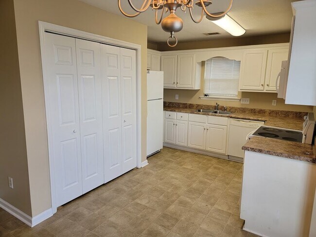 Building Photo - 2115 Whitney S Dr