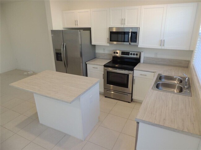 Foto del edificio - 829 NE 211th St