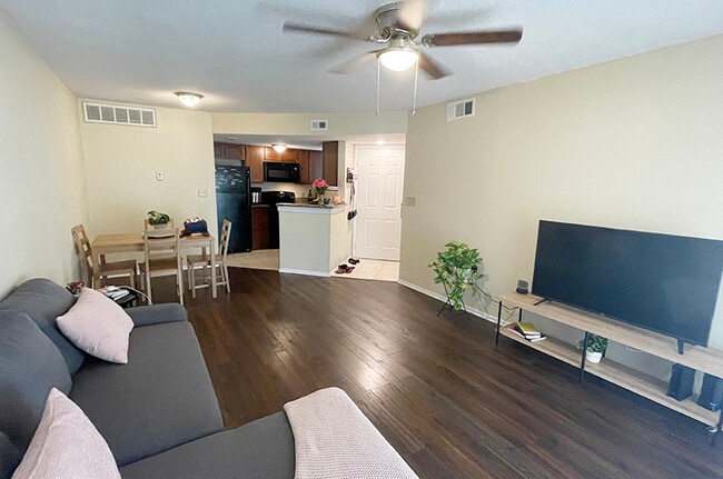 Foto del edificio - 1964 Lake Atriums Cir