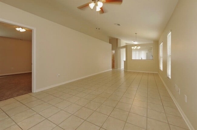 Building Photo - 545 Penns Neck Dr