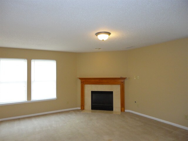 Foto del edificio - 1332 Clove Ct