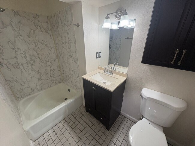 Foto del edificio - 929 Pecks Dr