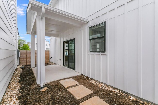 Building Photo - 7601 Cooper Ln