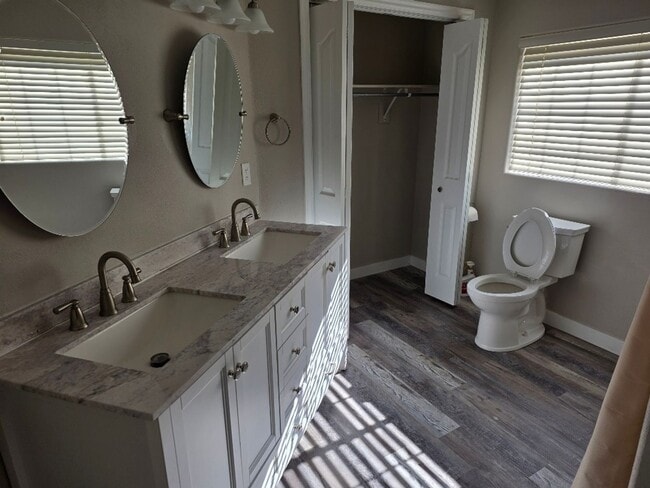 Building Photo - Charming basement apartment