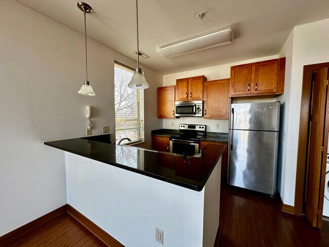 Building Photo - 1917 Monroe St