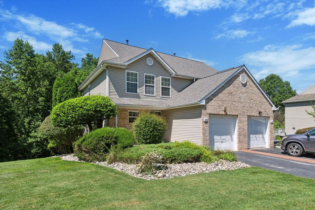 Primary Photo - Coming Soon - Beautiful Home in Limestone ...
