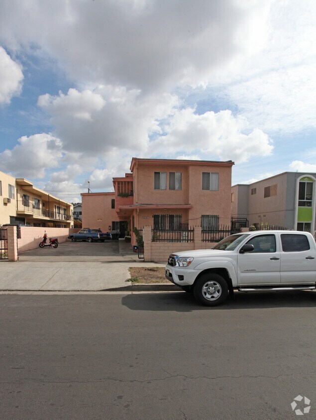 Building Photo - 1148 N Westmoreland Ave