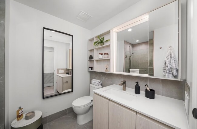 Foto del edificio - 347 N Halsted St