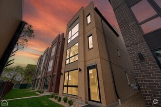 Building Photo - 4603 S St Lawrence Ave