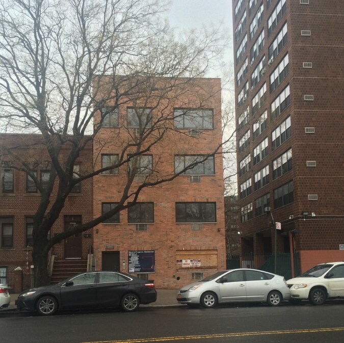 Foto principal - 2299 Southern Blvd