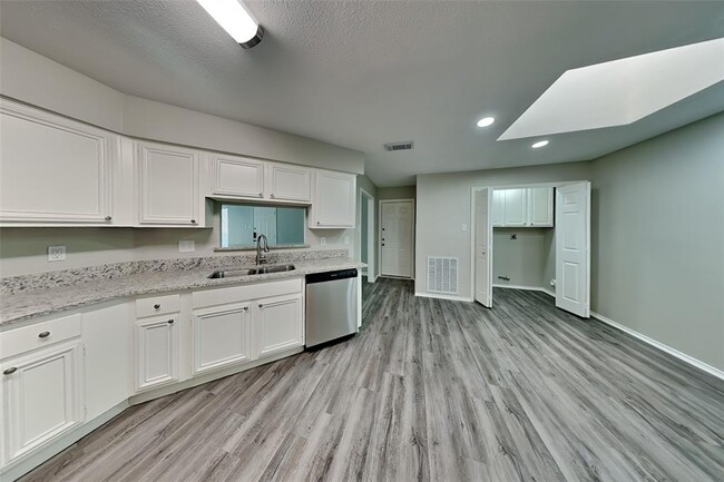 Foto del edificio - 3438 Havershire Dr