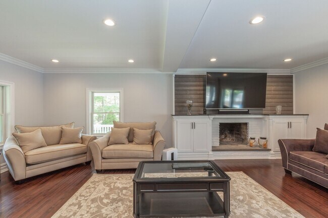 Foto del edificio - 641 Little Bird Rd