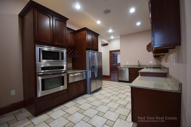 Photo - 9 Strathmore Rd. Unit 3 Apartment