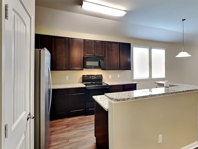 Building Photo - 2324 Shady Tree Ln