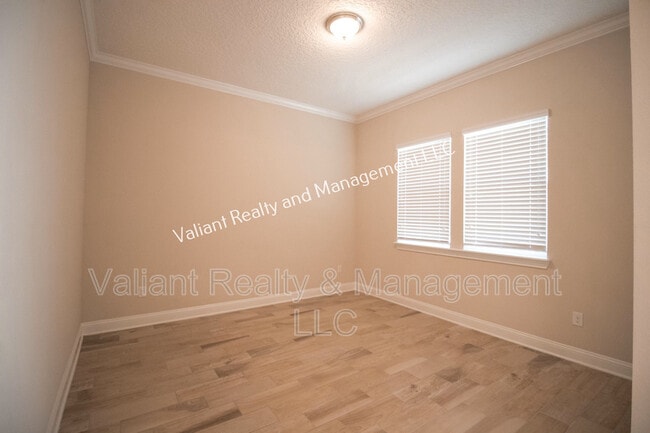 Building Photo - 214 Prince Albert Ave