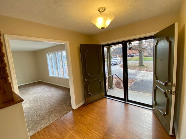 Building Photo - 3925 Halehaven Dr