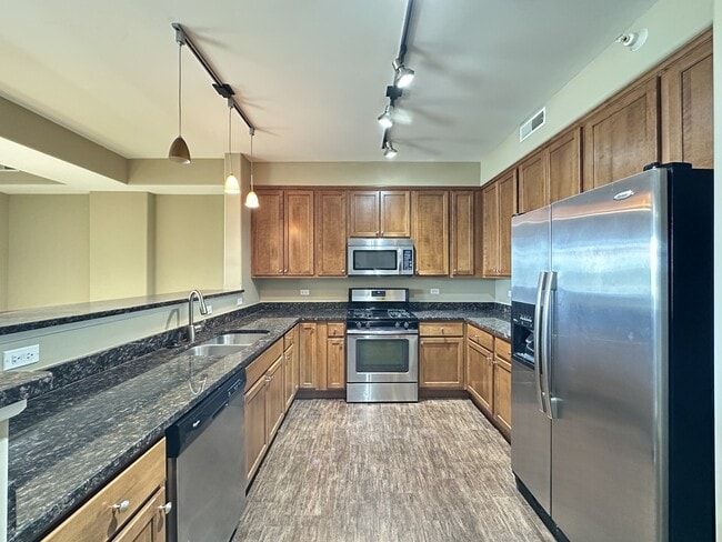 Building Photo - 2 Itasca Place