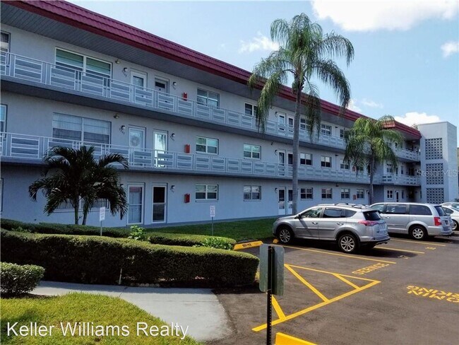Building Photo - 2 br, 1.5 bath House - 5660 80th St N  #306