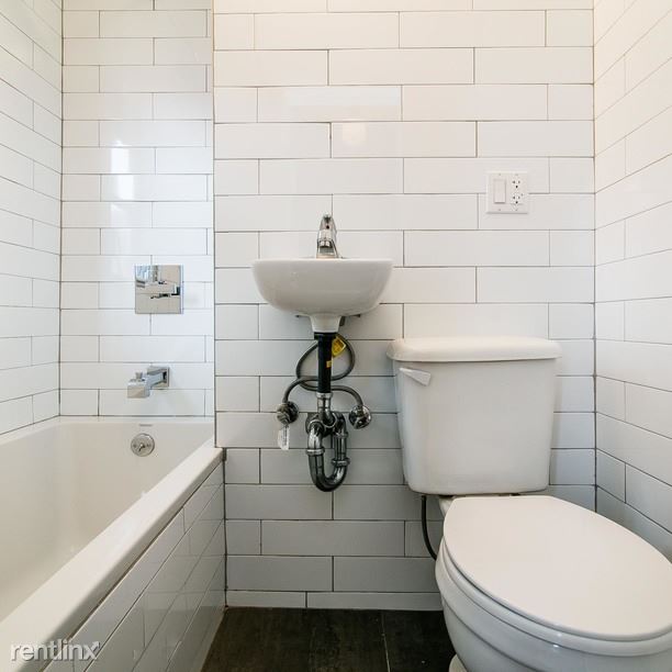 Building Photo - 377 Manhattan Ave