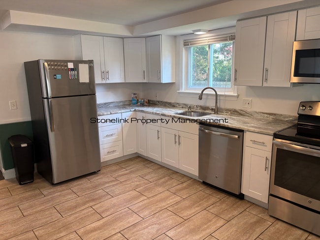 Building Photo - Newly Renovated Single Family Home For Ren...