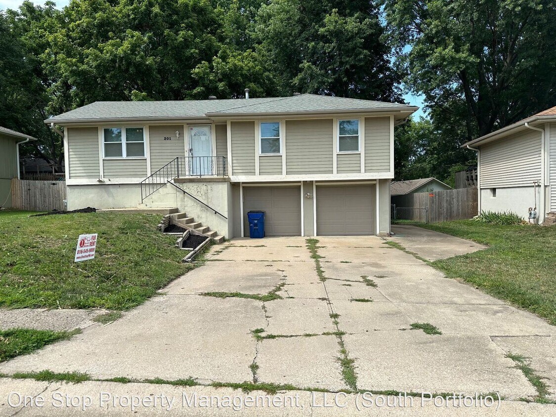 Primary Photo - 3 br, 2 bath House - 301 SW Redwood Drive