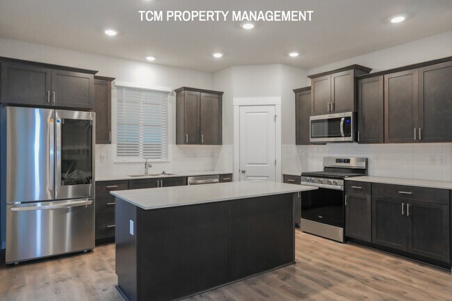 Building Photo - 18818-18813 13th Ave W