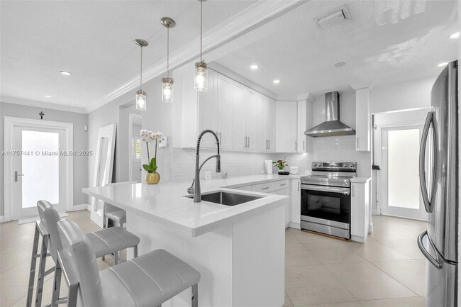 Building Photo - 4301 SW 85th Ave