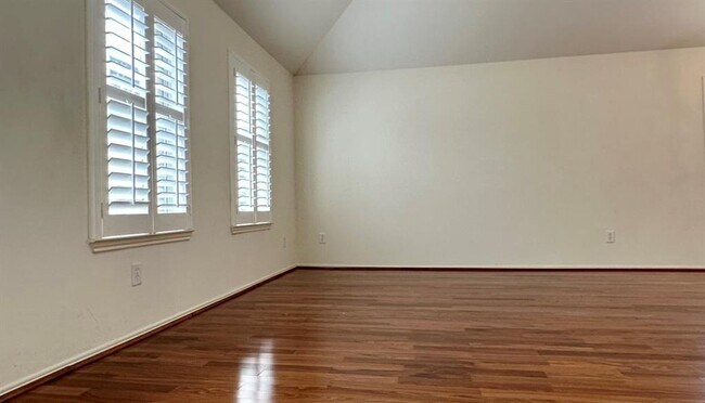 Building Photo - 17627 Memorial Falls Dr