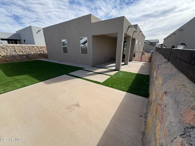 Foto del edificio - 12853 Clevedon St