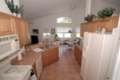 Building Photo - 27 Saint Andrews Ct