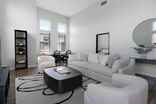 Building Photo - Clinton West