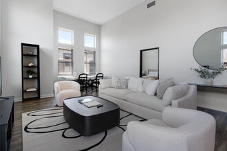 Building Photo - Clinton West