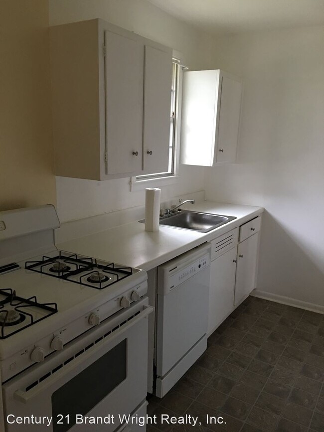 Building Photo - 3 br, 1 bath House - 1050 Avondale Road