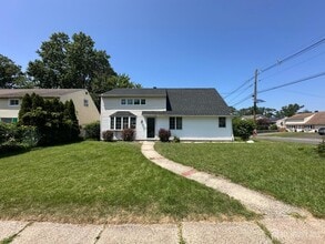 Building Photo - 128 Homes Park Ave